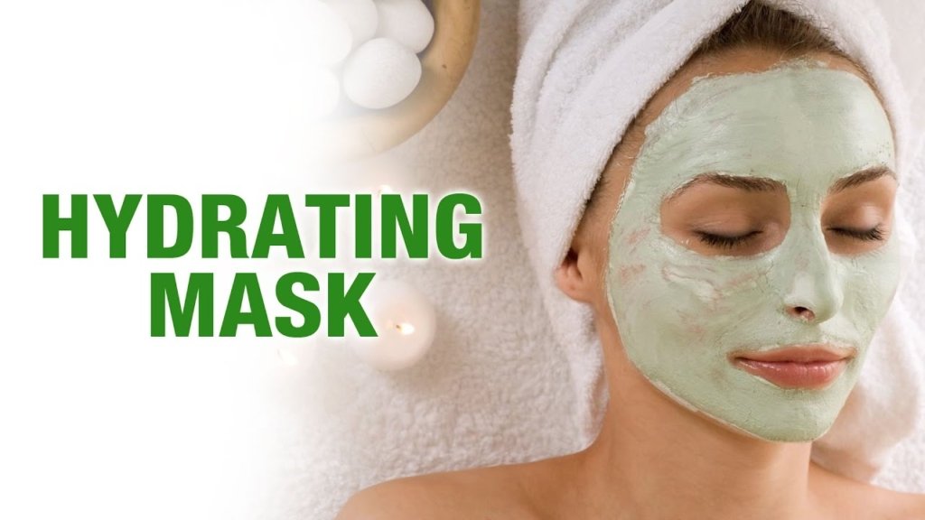 Homemade moisturizing face mask 