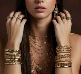 What Your Jewelry Says About Your Personalit